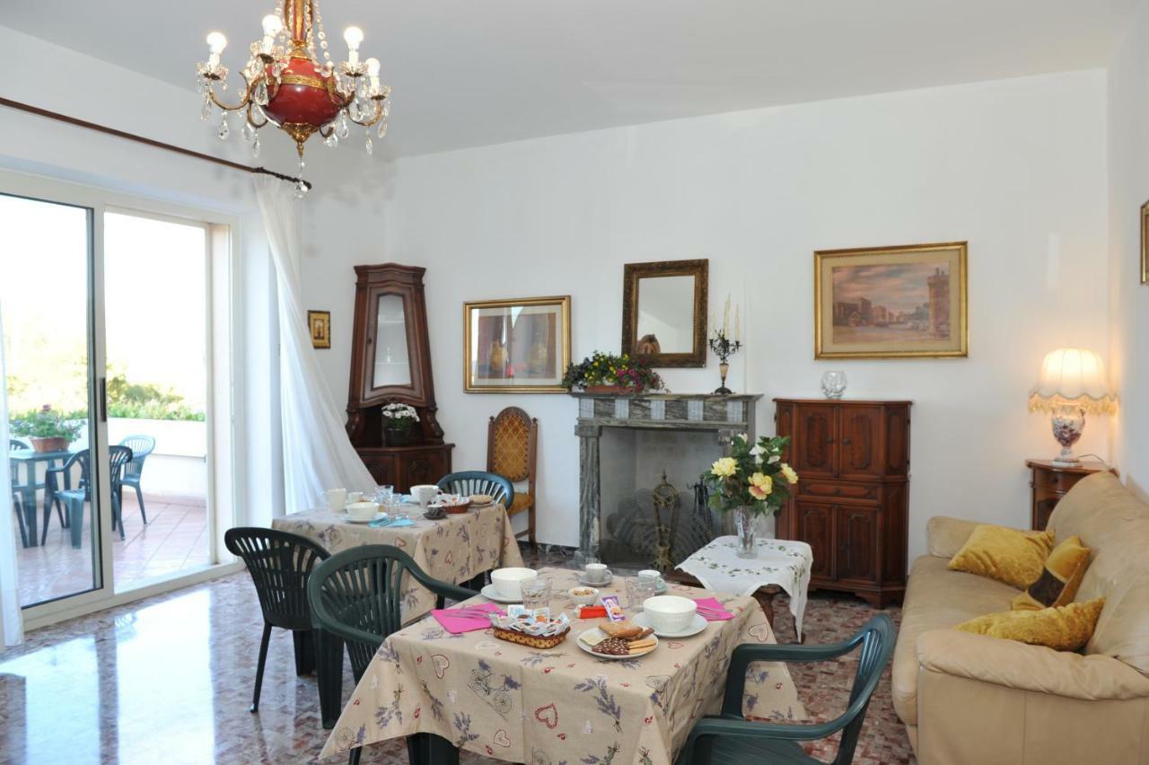 Camere "Le Margherite" ออลเบีย ภายนอก รูปภาพ