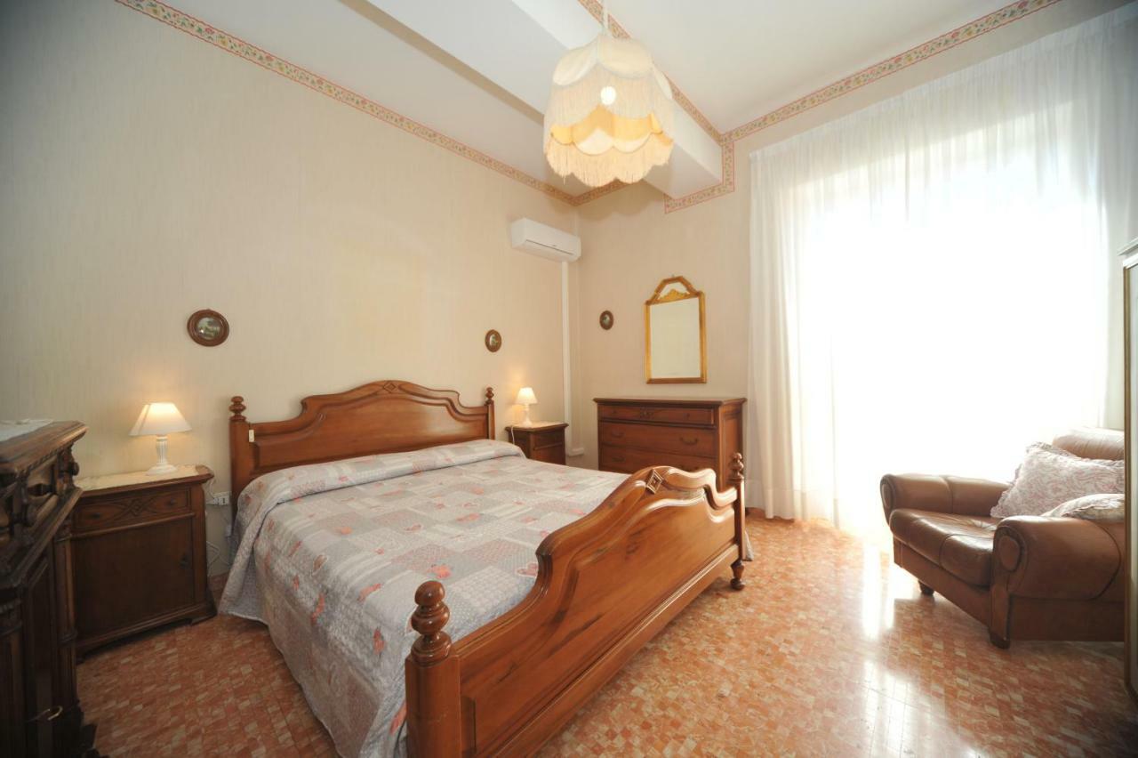 Camere "Le Margherite" ออลเบีย ภายนอก รูปภาพ