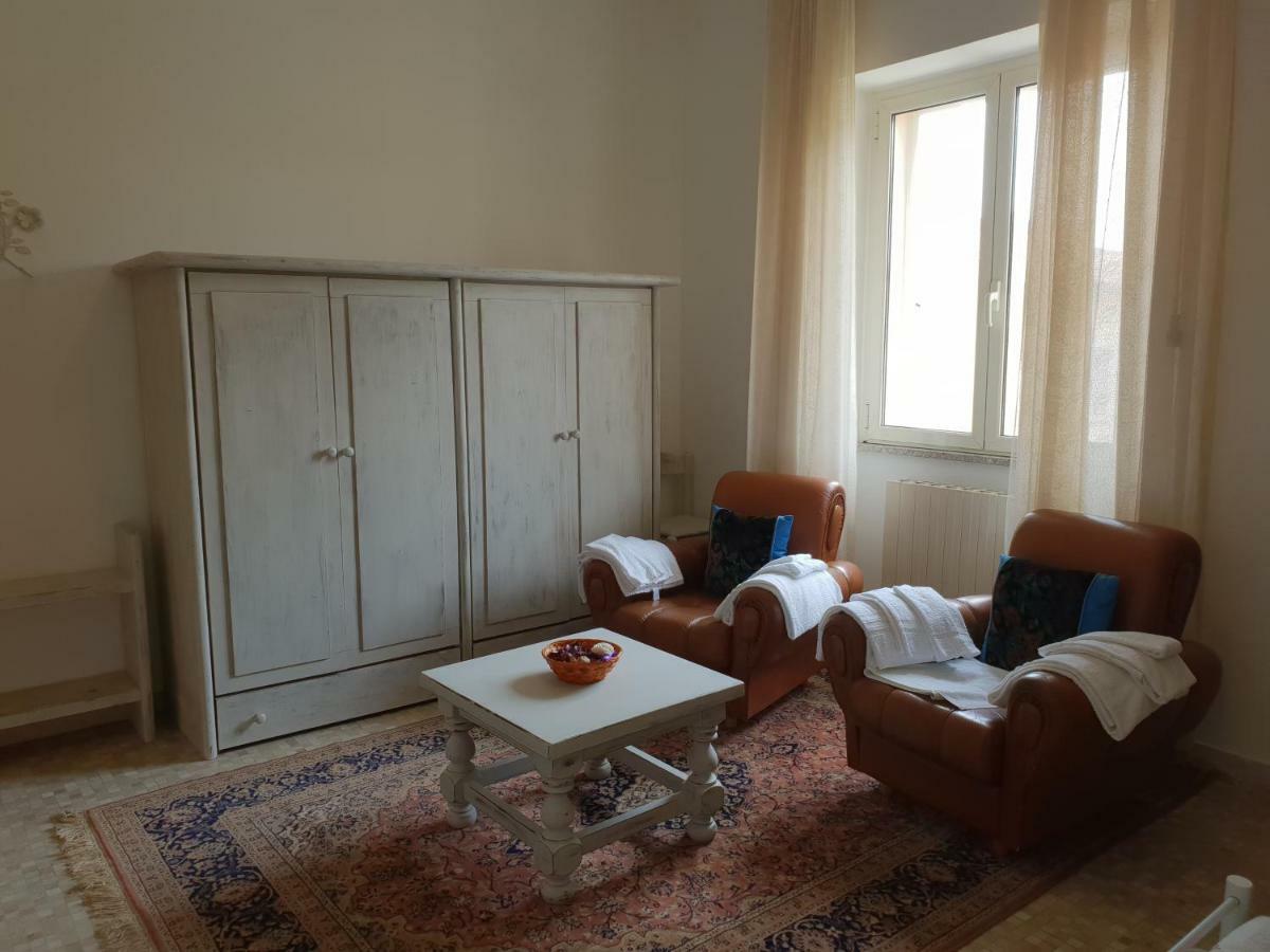 Camere "Le Margherite" ออลเบีย ภายนอก รูปภาพ