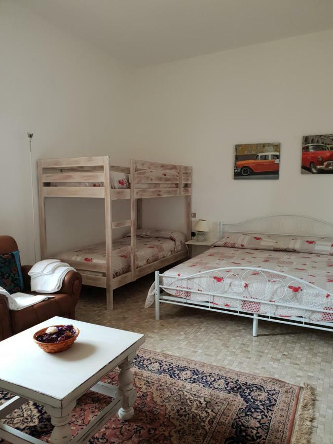 Camere "Le Margherite" ออลเบีย ภายนอก รูปภาพ